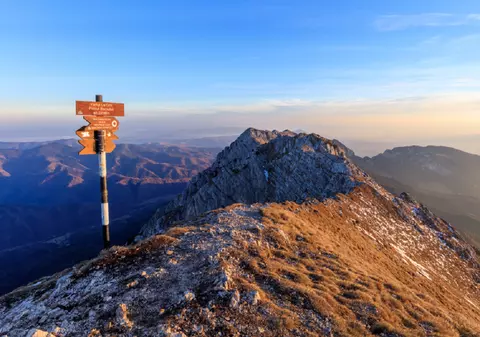 Munţii Piatra Craiului – unde se află şi ce poţi vizita