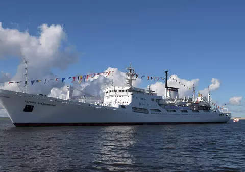 Royal Navy escortează trei nave rusești, inclusiv una suspectată de spionaj