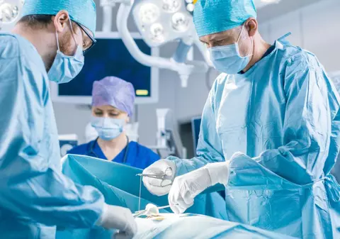 O fetiță de 5 ani din Oradea a oferit o nouă șansă la viață unor copii în dializă: „A fost un înger donator”