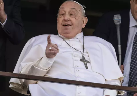 Papa Francisc a avut prima apariție publică de la internarea în spitalul Gemelli, în urmă cu mai bine de o lună. Ce le-a spus credincioșilor
