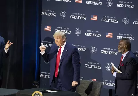 Fost consilier al lui Donald Trump, inculpat de abuz sexual asupra unei fetițe de 12 ani. Bărbatul a fost pastor și a fondat și o biserică în Texas