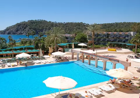 Un hotel din Antalya care n-a lăsat doi bărbați să stea în aceeași cameră a primit o amendă-record