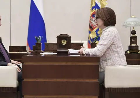 După creșterea alimentată de război, economia Rusiei frânează puternic. Ce urmează pentru Putin, consumatori și Ucraina