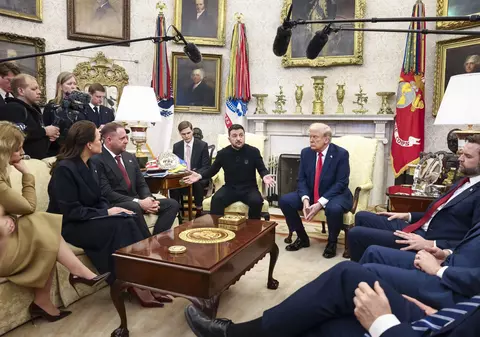 Donald Trump i-a cerut lui Zelenski să nu-l mai critice pe Putin, imediat după ce l-a dat afară de la Casa Albă