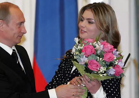 Femeile din viața lui Vladimir Putin ies la lumină în viața publică din Rusia. Putere fără precedent pentru noua elită rusă