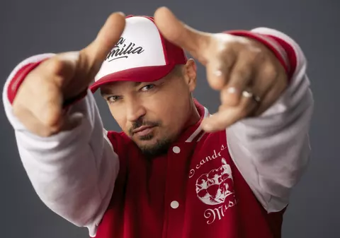 Puya, dezvăluiri despre prima sa intrare ȋn studioul de înregistrări. „Aveam 16 ani. M-a sunat tata și mi-a zis: Vino acum acasă!”