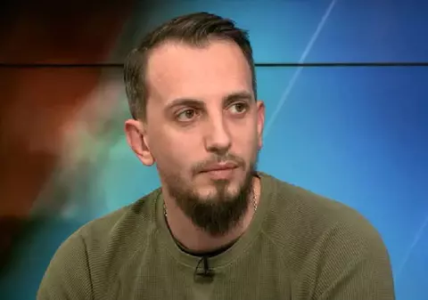 Voluntarul român decorat de Volodimir Zelenski a strâns peste 100.000 de euro de la mii de români, pentru armata ucraineană