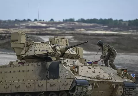 Două treimi din tancurile Abrams trimise de SUA în Ucraina sunt distruse sau capturate de ruși, scrie NY Times