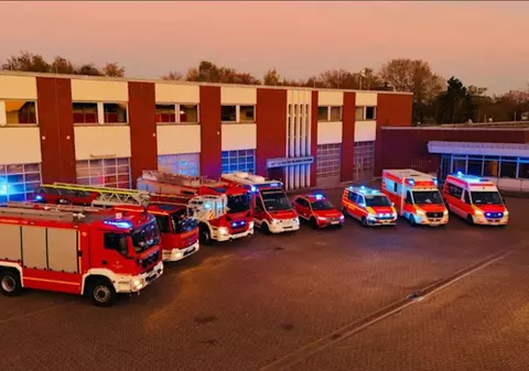 Doi hackeri români au vândut unui oraș german două mașini de pompieri care nu există, cu 400.000 de euro