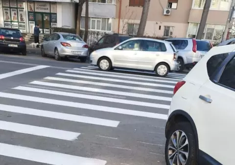 O trecere de pietoni din Brăila, mutată din fața unei școli lângă un supermarket: „Nu o să tolerez bătaia de joc”