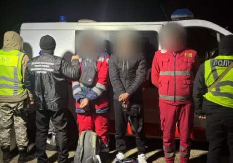 Ucrainenii deghizați în echipaj de ambulanță ca să scape de recrutare, prinși aproape de granița cu România