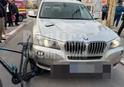 Biciclist minor lovit cu intenție de un BMW care l-a urmărit în trafic în Constanța. Doar instinctul l-a salvat