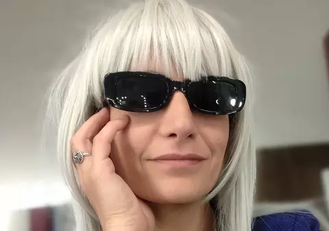 O actriță din Cluj a scos din bancă 100.000 de lei și i-a dat unui „inspector BNR”: „Fraierită. Folosită”