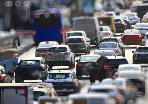 Taxa auto 2026: Cum vor fi taxate mașinile în funcție de norma de poluare și vechime