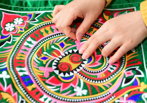 Angajata concediată pentru că a plecat de la serviciu cu un minut mai devreme de 6 ori într-o lună a mers la tribunal