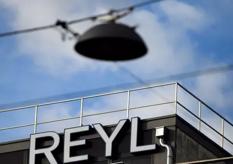 O bancă elvețiană este suspectată că a spălat bani pentru lideri din foste republici sovietice care susțin Kremlinul