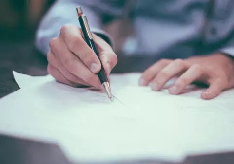 Impactul noilor taxe vamale impuse de Trump asupra firmelor din România: cum pot face față companiile noilor reguli