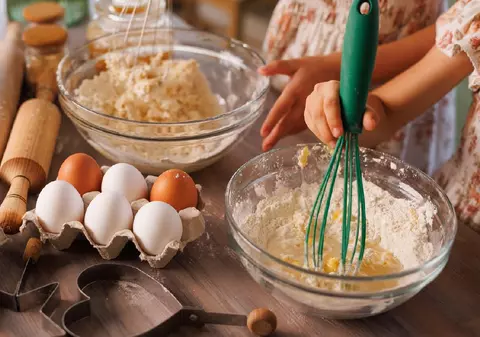 Război culinar total pentru milioane de dolari. O influenceriță de pe TikTok a furat rețete de la autori de cărți de bucate premiați