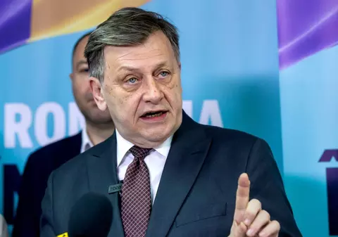 Crin Antonescu a revenit după ce a spus că vrea împușcarea traficanților de droguri. Precizările candidatului la prezidențiale