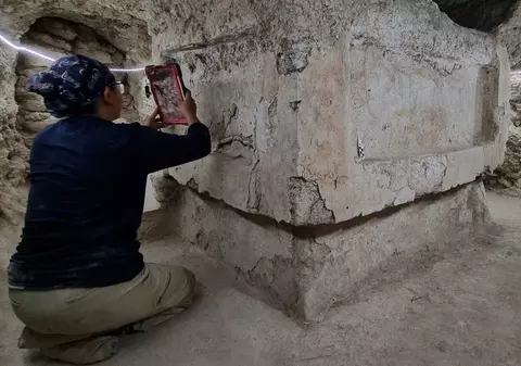 Descoperire arheologică misterioasă într-un oraș mayaș din Guatemala: un altar vechi de 1700 de ani, plin cu cadavre