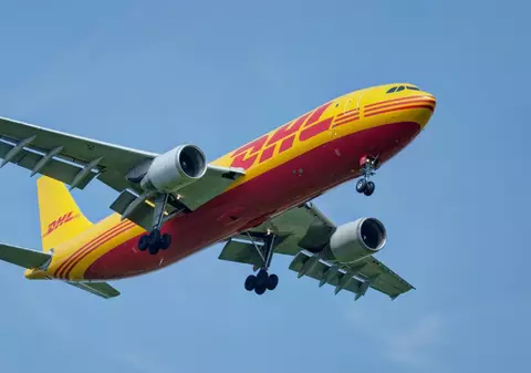 Român arestat de poliția antiteroristă, după ce un dispozitiv rusesc a incendiat un depozit DHL din Marea Britanie