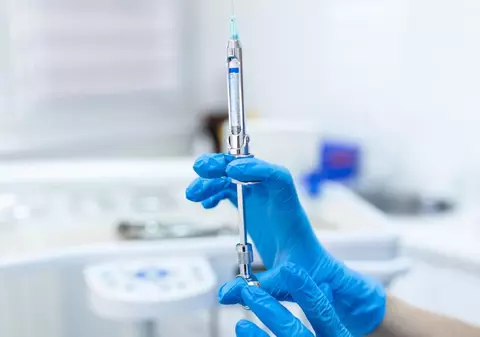 Un doctor „obsedat de crime” e acuzat că a ucis 15 pacienți și anchetatorii se tem că sunt mult mai multe victime