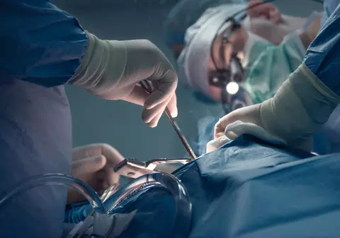 La Iași, un bărbat a primit un rinichi de la mama sa, după ce în urmă cu peste 20 de ani primise unul de la tatăl său