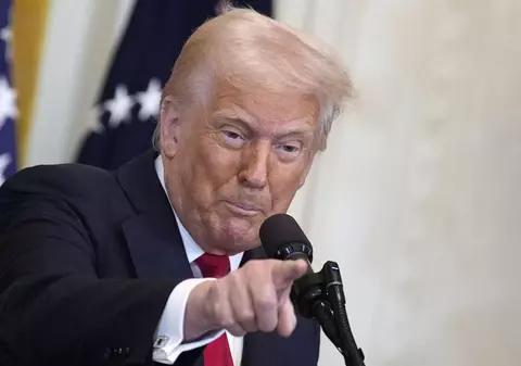 Trump a dat ordin să dispară restricțiile asupra presiunii apei la duș: „Să facem dușurile din America grozave din nou”