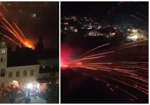 Două biserici grecești se atacă cu focuri de artificii pe cerul nopții într-un „război” bizar și spectaculos