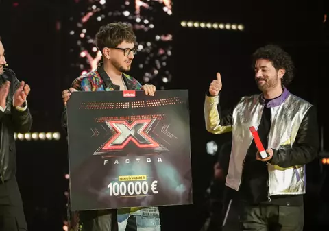 George Radu a câștigat X Factor 2025. Concurentul din echipa lui Marius Moga a primit trofeul și premiul de 100.000 de euro