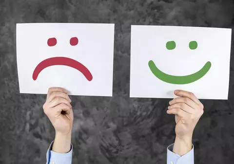 Industria fericirii versus Industria nefericirii