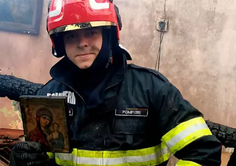 O icoană cu Maica Domnului a rămas neatinsă, după un incendiu în care au ars trei case din Brașov: „O protecție divină”