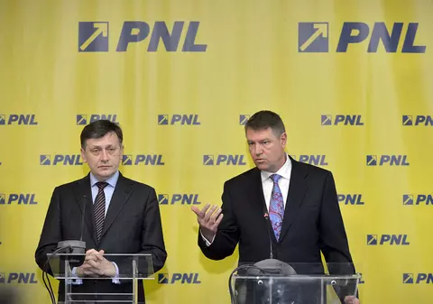 Alchimia românească: când alegi și se alege praful