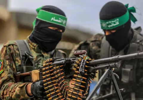 Hamas a difuzat o înregistrare video cu doi ostatici israelieni. Unul dintre ei cere încetarea focului în Gaza