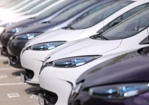 Analiza pieței auto din România: scădere dramatică pentru mașini electrice în 2025