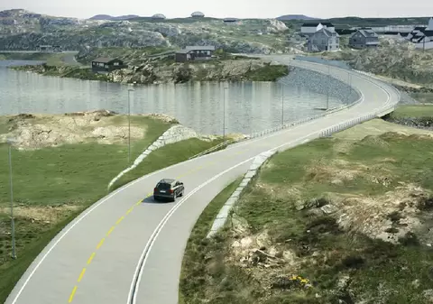 Norvegia construiește o autostradă submarină, sub fiordurile sale: va avea două sensuri giratorii  la 260 m sub nivelul mării