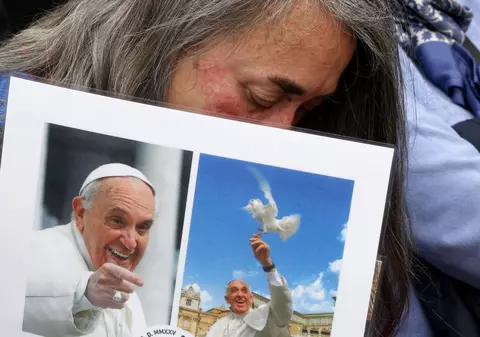 Promisiunea pe care Papa Francisc a făcut-o în fața singurei femei din lume pe care a iubit-o: „Dacă nu te căsătorești cu mine, mă fac preot”