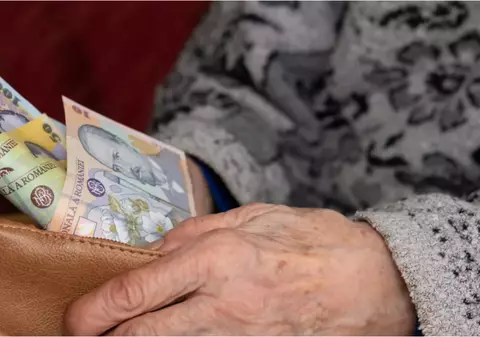 S-a schimbat data la care intră pensiile românilor în aprilie 2025. Bonusul intră în același timp cu pensia