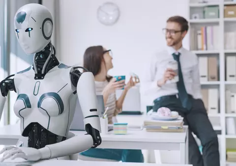 AI-ul Claude Opus 4 și-a șantajat creatorii pentru a nu-l scoate din funcțiune: cu ce i-a amenințat pe aceștia