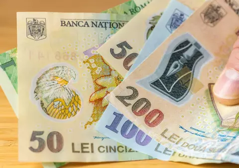 Salariile medii ale românilor s-au triplat de la aderarea României la UE, dar inegalitatea economică rămâne mare