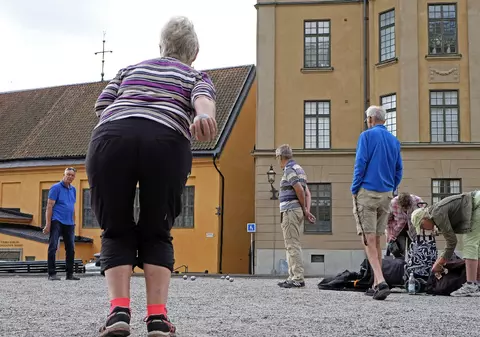 Cei mai bogați oameni din lume trăiesc cel mai mult, iar motivul este „al treilea factor”, dezvăluie un nou studiu