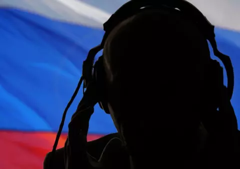 Un american spion KGB bine infiltrat și-a recrutat propriul fiu, care avea doar 16 ani și habar nu avea ce i se cere