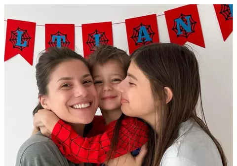 Cum reușește Tily Niculae să-i împace pe cei doi copii ai ei, în ciuda diferenței de vârstă de aproape 10 ani. „Nu fac diferențe între ei” | VIDEO EXCLUSIV