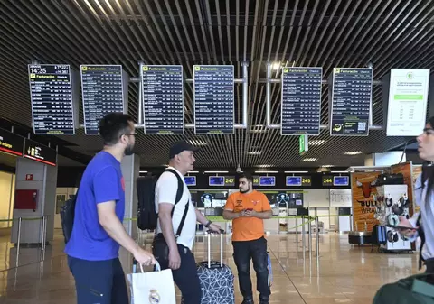 Despăgubiri la călătoria cu avionul, dacă zborul a fost anulat sau sunt alte situații neprevăzute. Ce trebuie să știe românii care merg în vacanță