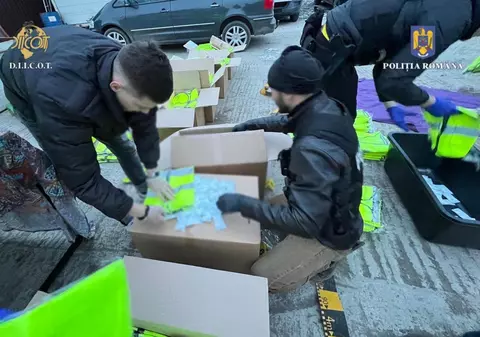 Trafic de droguri, mascat de un magazin de haine din Galați: unde a ascuns un român 20 kg de ketamină adusă din Olanda și cum plănuia să o transporte în Australia