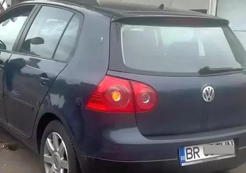 Un șofer din Brăila a pierdut controlul mașinii și a lovit 3 adolescenți care mergeau pe trotuar