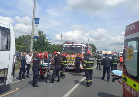 Cum s-a produs accidentul oribil din Lețcani, în care au fost implicați 29 de oameni: șoferul autocarului a scăpat ca prin minune