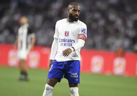 Fotbalist căpitan de echipă, jefuit chiar în timp ce juca în meciul Olympique Lyon - Angers