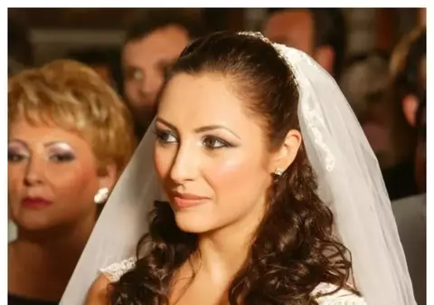 Andra și-a păstrat rochia de mireasă, dar exclude să o îmbrace la „nunta de argint”. „Nu aș ține morțiș ca Eva să o poarte”/VIDEO EXCLUSIV