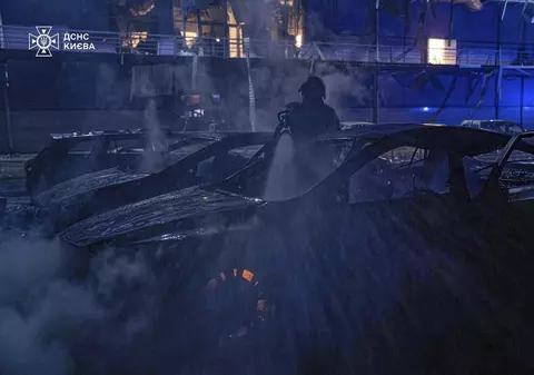 Mai multe clădiri au luat foc la Kiev după un nou atac cu drone efectuat de ruși. Cel puțin 11 răniți, printre care doi copii